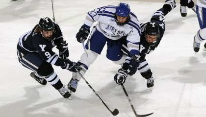 开云电竞平台-克罗地亚队在巴黎奥运会手球比赛中展现出高效的快攻配合，克罗地亚国家队首发